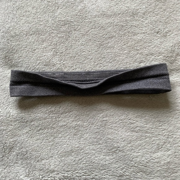 Lululemon headband - Picture 3 of 4